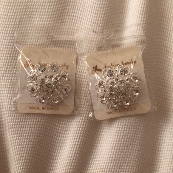 Rhinestone pins - Picture 1 of 3